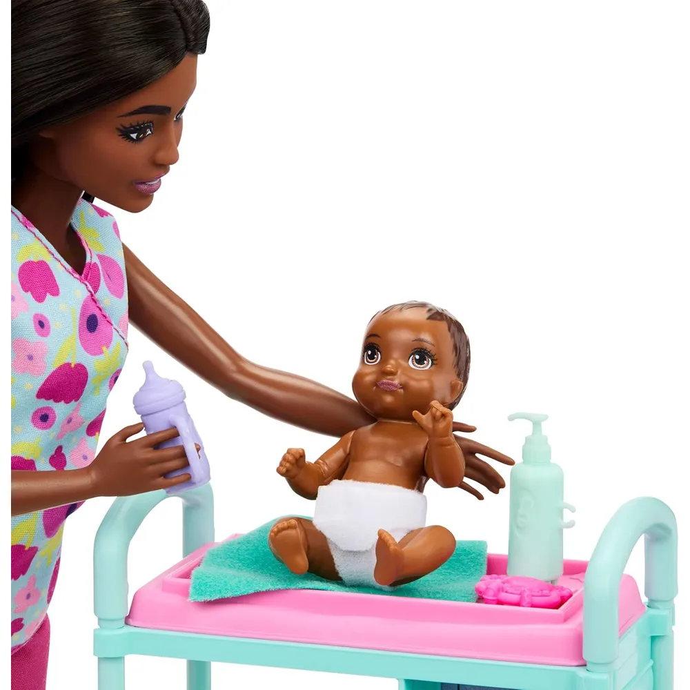 BARBIE DOCTORA SET MUÑECA MORENA CON BEBÉS Y ACCESORIOS