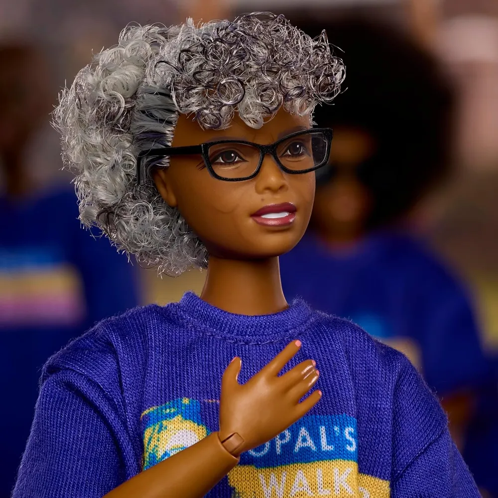 BARBIE INSPIRADORAS OPAL LEE MUÑECA