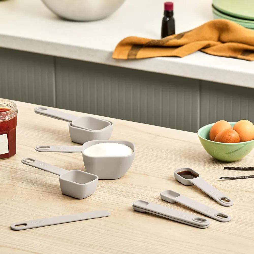 b0g4slwtsp_1_webp.webp SET DE TAZAS Y CUCHARAS MEDIDORAS 9 PIEZAS BELLA