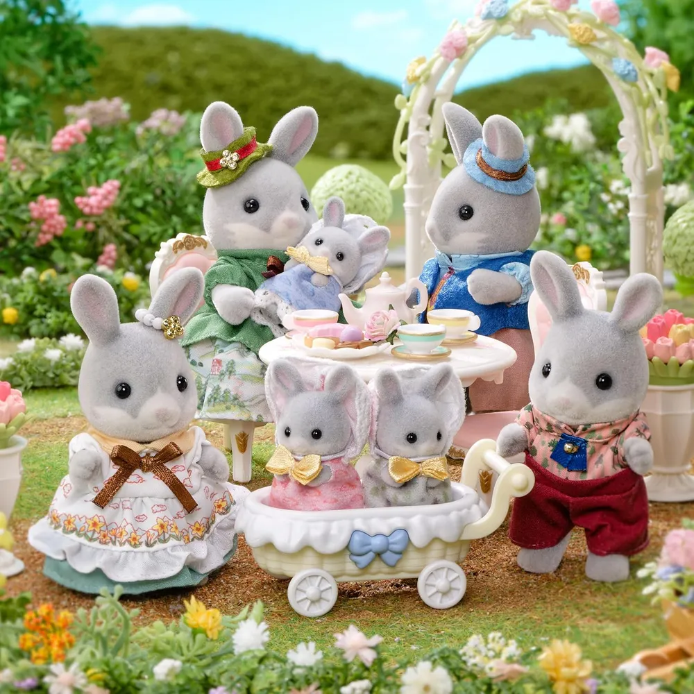 MUÑECA SYLVANIAN FAMILIES FAMILIA CONEJO BLANCO CELEBRACIÓN