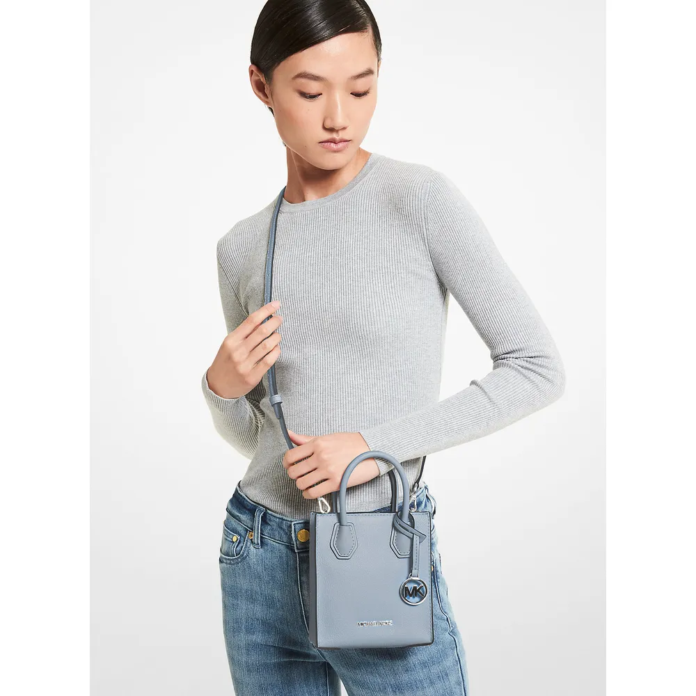 Michael Kors Bolso bandolera Mercer extrapequeño piel granulada | Azul pálido