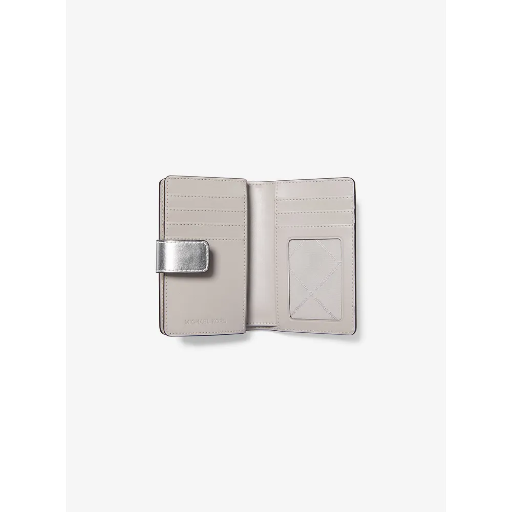 Michael Kors Cartera plegable mediana con logotipo de Jet Set Travel | Plata