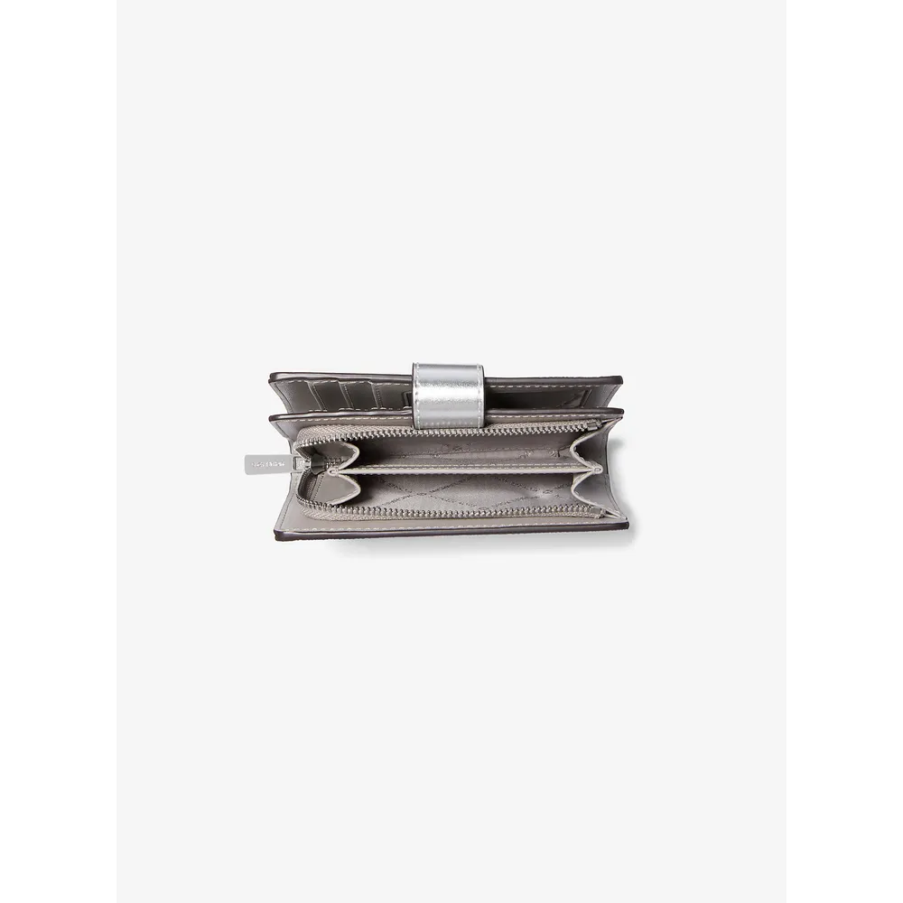 Michael Kors Cartera plegable mediana con logotipo de Jet Set Travel | Plata