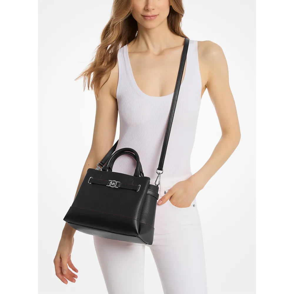 mk785327851_2_webp.webp Michael Kors Bolso pequeño Reed de piel granulada | Negro