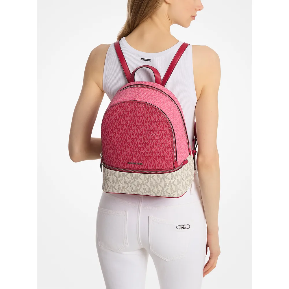 mk785370612_2_webp.webp Michael Kors' Mochila Rhea con logo de la firma | Dk Raspberry Multi