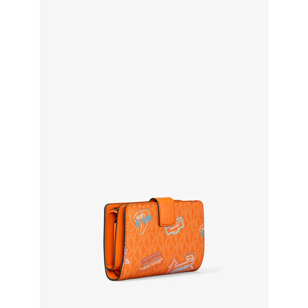 mk785370872_3_webp.webp Michael Kors Cartera plegable impreso de Jet Set | Pop Naranja