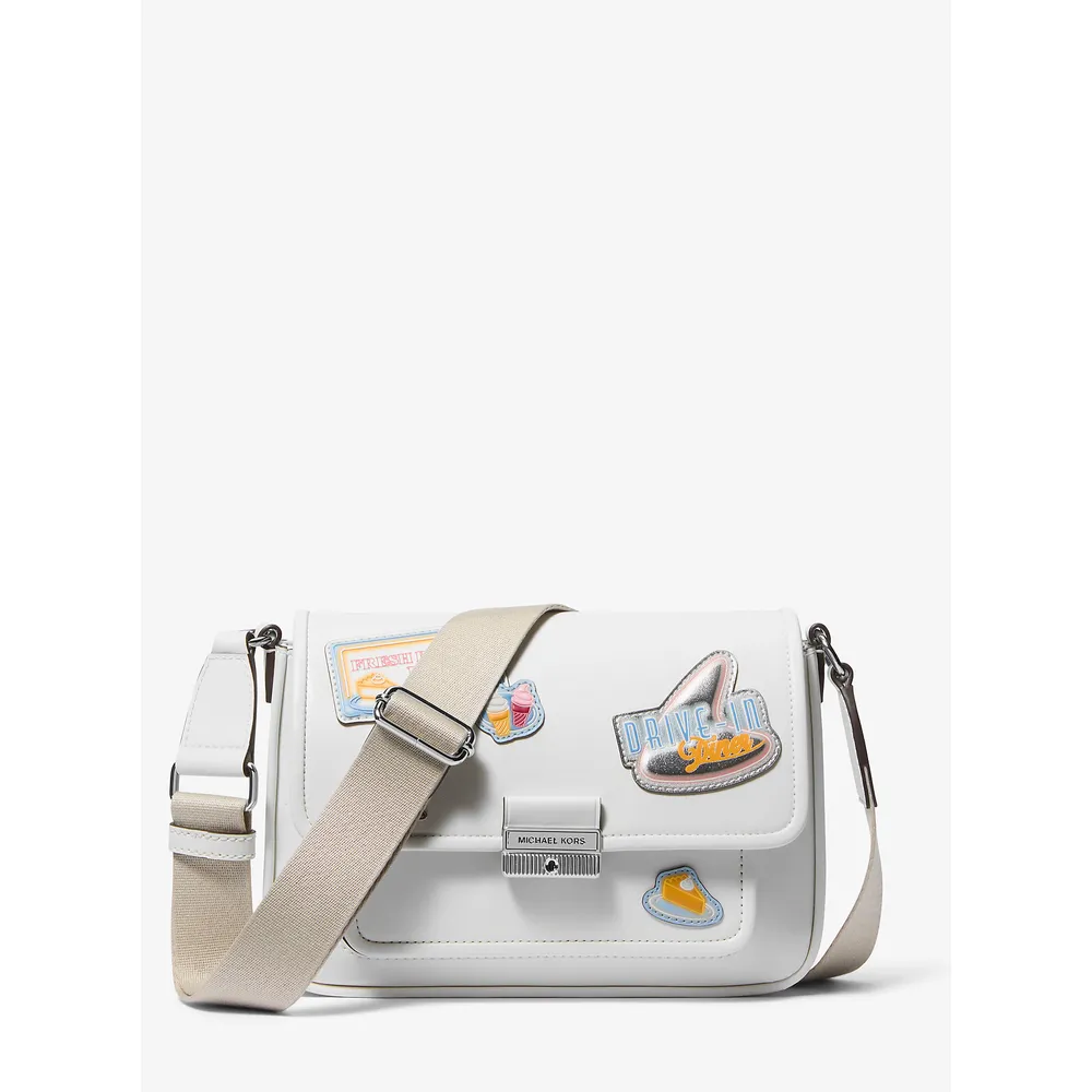 mk785371321_0_webp.webp Michael Kors Bolso adornado Bradshaw | Optic White