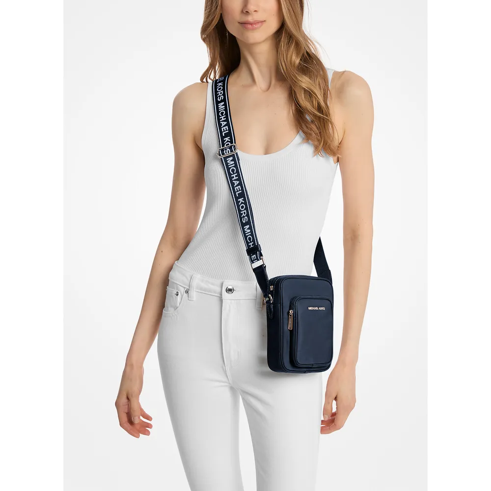 Michael Kors Bolso bandolera de nailon Khai | Navy