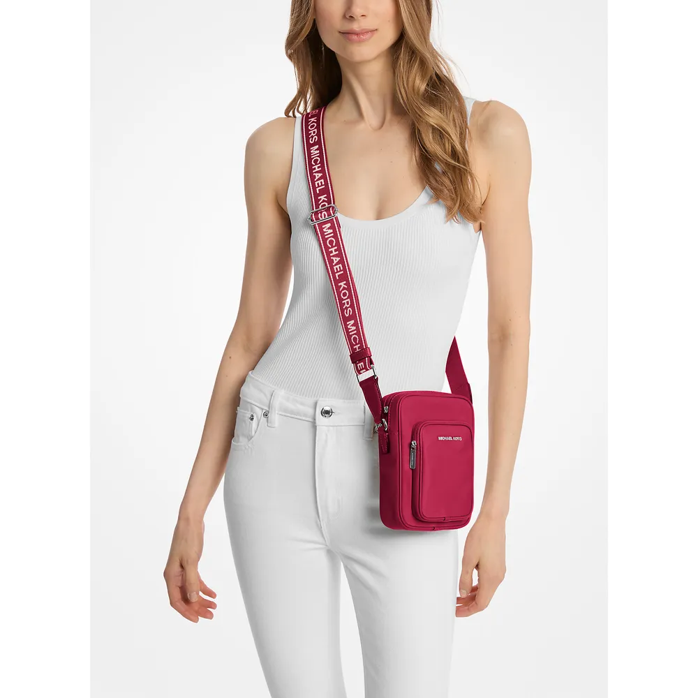Michael Kors Bolso bandolera de nailon Khai | Dk Raspberry