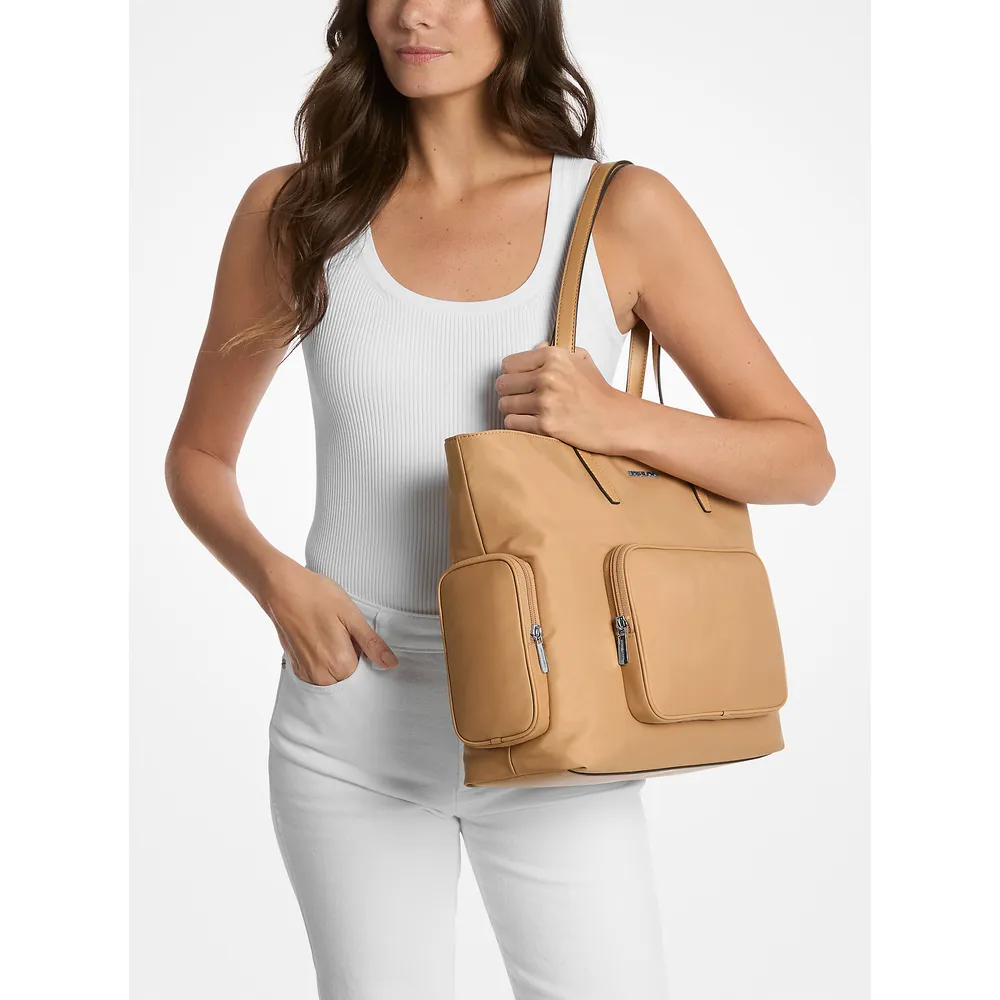 Michael Kors Bolso de nailon Khai' | Maní