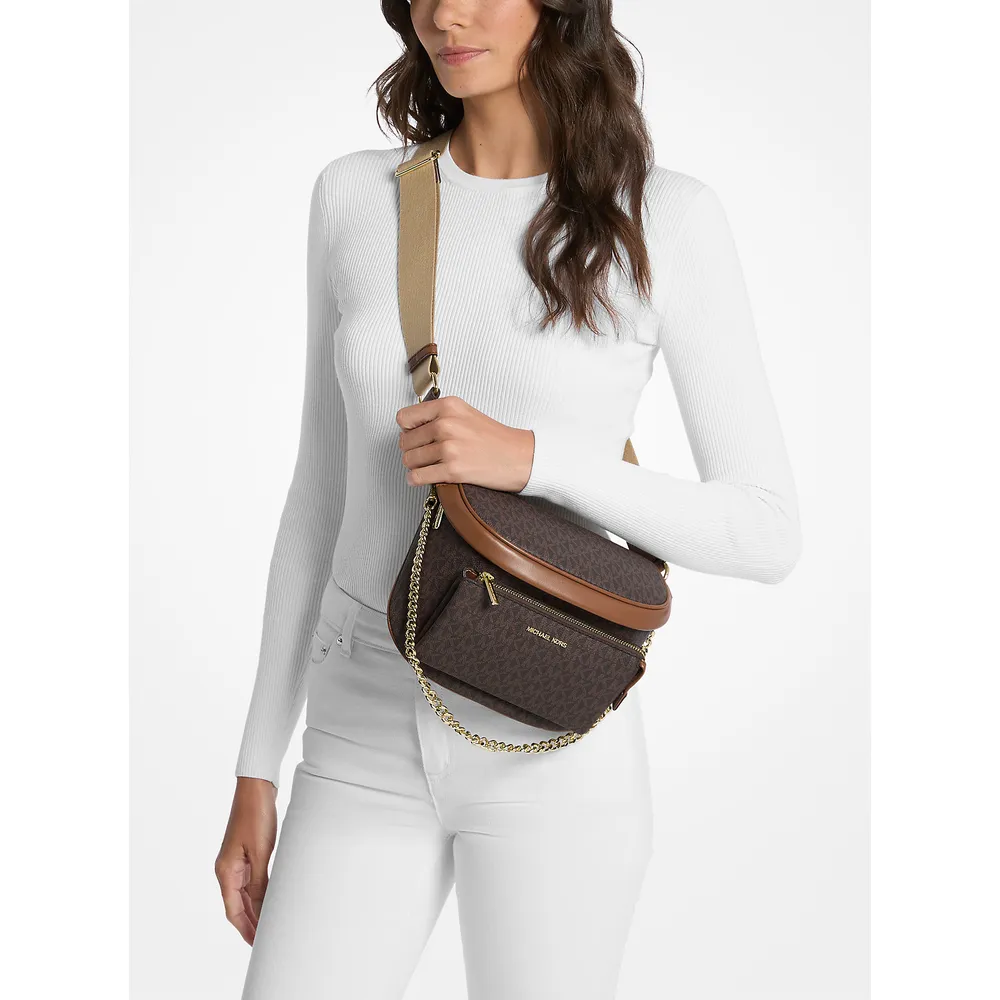 Michael Kors Mochila bandolera con el logotipo de la firma Slater | Marrón