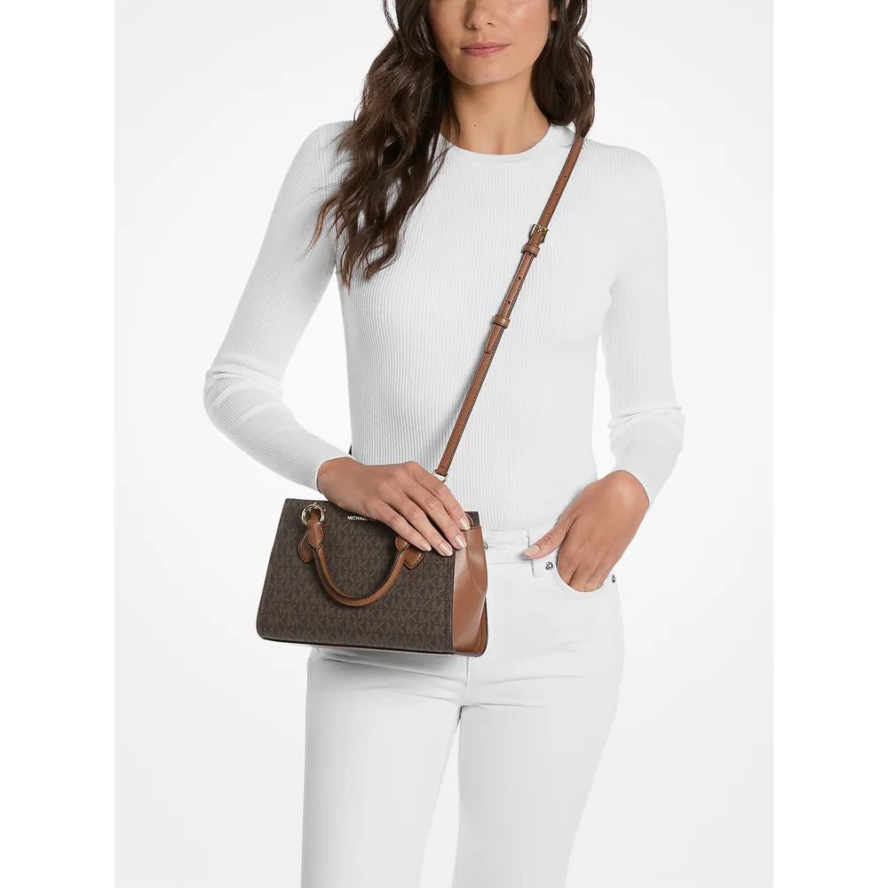 mk785380920_3_webp.webp Michael Kors Bolso bandolera con el logotipo de Marilyn | Marrón