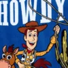 b0g3zky73p_2_webp.webp TOALLA DE PLAYA WOODY Y BULLSEYE TOY STORY DISNEY STORE