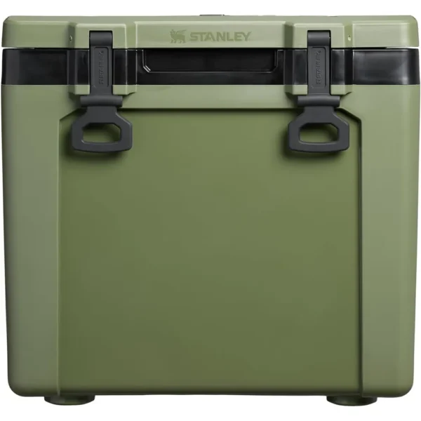 b0f45dwjyh_0_webp.webp NEVERA PORTÁTIL STANLEY ADVENTURE CON RUEDAS 50 QT VERDE PINO