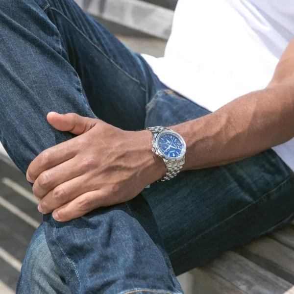 Bulova reloj clásico para hombre de cuarzo multifunción con esfera negra | 43 mm - Acero / Azul