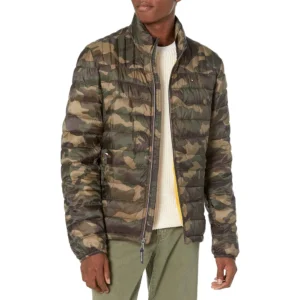 b07rk4p5f3_0_webp.webp TOMMY HILFIGER CASACA ACOLCHADA ULTRALIGERA PARA HOMBRE | Medium | Camouflage