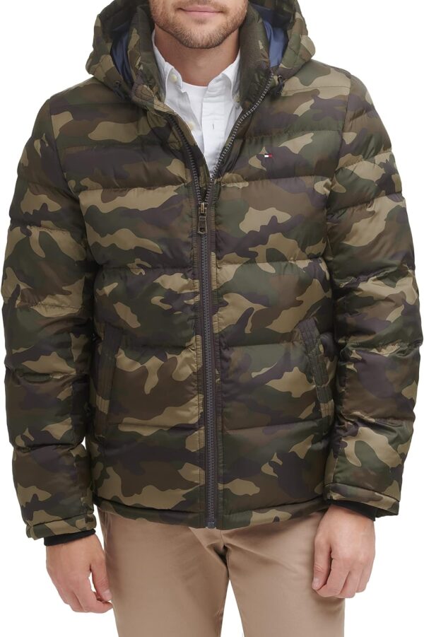 TOMMY HILFIGER CASACA DE PLUMÓN PARA HOMBRE | XL | Olive Camouflage