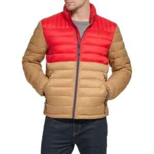 b0b786s45t_0_webp.webp TOMMY HILFIGER LEGACY ULTRA LOFT CASACA PARA HOMBRE | M | Khaki/Red Color Block