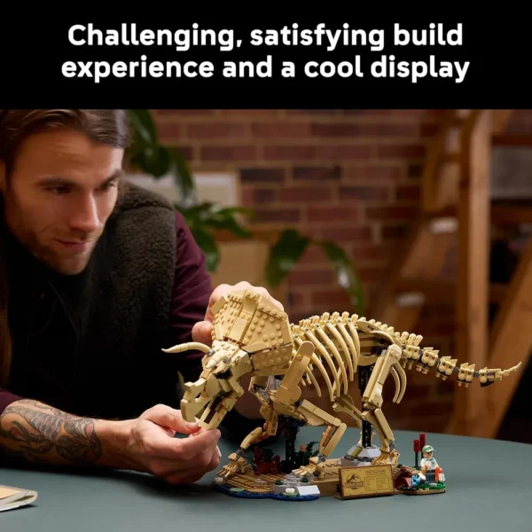 LEGO FÓSILES DE DINOSAURIOS TRICERATOPS JURASSIC WORLD 77985