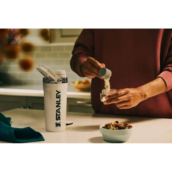 STANLEY VITALIZE SHAKER 20 OZ / 591 ML | PALE STONE ATOMIC