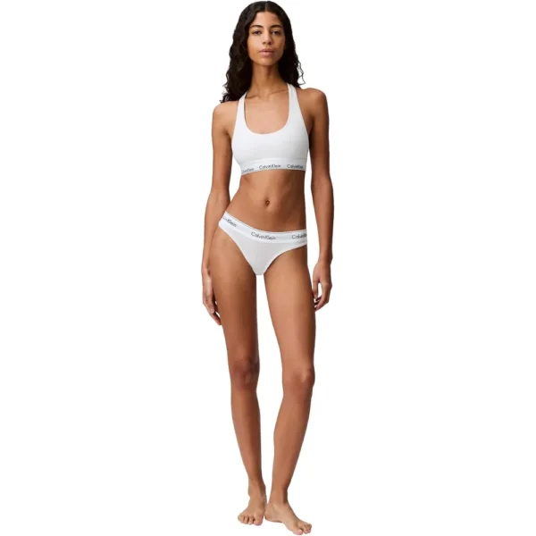 b00tf4uu1g_3.webp Calvin Klein | Tanga-braga moderna de algodón para mujer