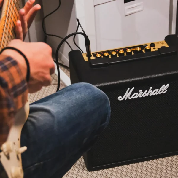 AMPLIFICADOR COMBO PARA GUITARRA ELÉCTRICA CODE 25 MARSHALL | NEGRO