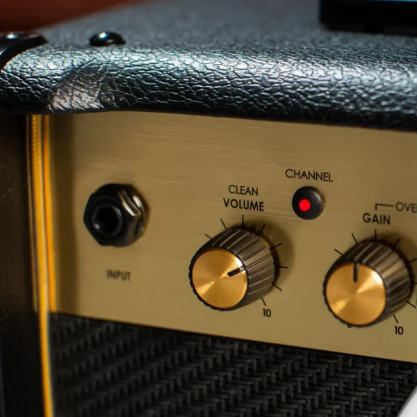 AMPLIFICADOR COMBO PARA GUITARRA ELÉCTRICA MG15G MARSHALL | NEGRO