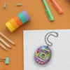b0b8npbffh_2.webp TAMAGOTCHI ORIGINAL TEÑIDO ANUDADO