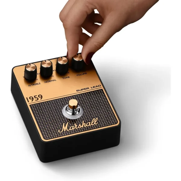 b0gmln3cj8_4.webp PEDAL DE EFECTO OVERDRIVE DISTORSIÓN 1959 MARSHALL | NEGRO Y DORADO